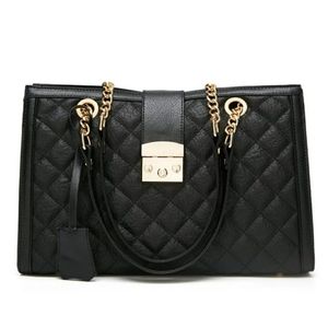 BLACK HAND BAG WITH GOLD CHAIN AND BUCKLE.(KELOLA DS) BRAND SIZE 35'24'1…